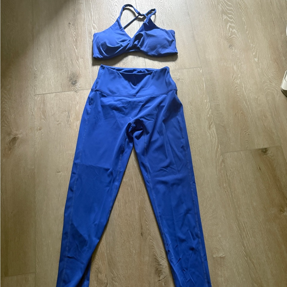 Amazon Women's Vibrant Blue Leggings Set